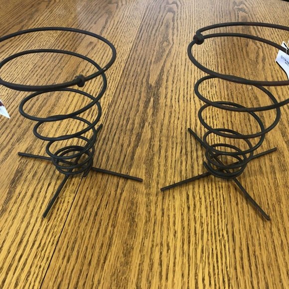 Set of 2 Metal Spiral Cone Serving Basket French Fry Chip Appetizer Holder - Picture 1 of 9